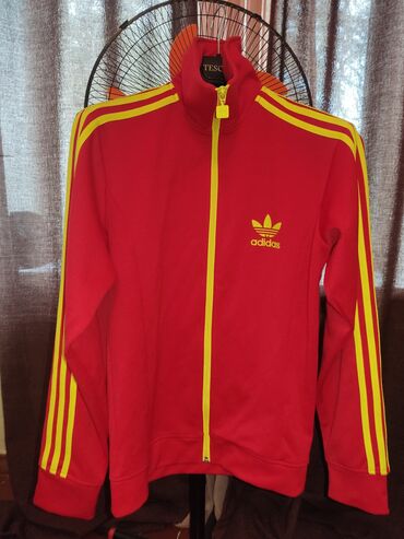 одежд: Олимпийка Adidas originals L, можно на М, немного маломерит