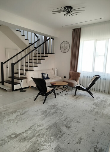 Долгосрочная аренда домов: 280 м², 7 комнат, Забор, огорожен — 1