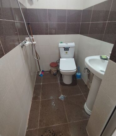 Həyət evləri və villaların satışı: Satılır: həyət evi asvalt yola yaxın məktəbə yaxın qaz sayğacı işıq — 9