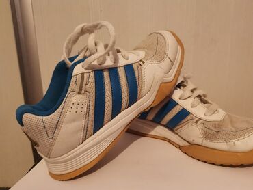���������� ���������� 33 ������������ в Кыргызстан | ДЕТСКАЯ ОБУВЬ: Продаю кроссовку Adidas. Размер 33