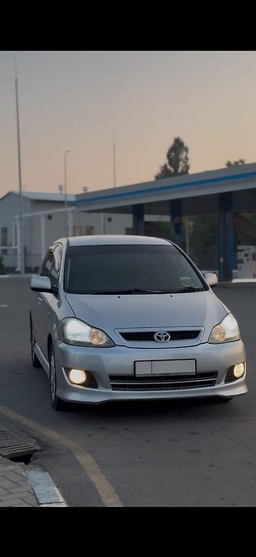 споилер: Toyota Ipsum: 2004 г., 2.4 л, Автомат, Бензин, Минивэн — 1