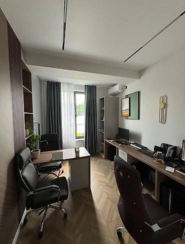 в офис: Продажа офисов 200 м², С ремонтом, Частный дом, 3 этаж — 10