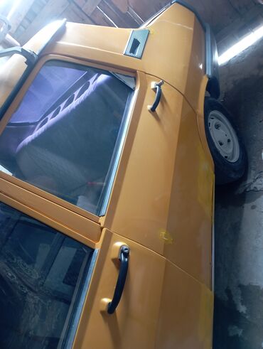 диски от опеля на ваз: Renosarı rəngli. - Kuzov: 5 qapılı, damda metal baqaj relsləri və yük