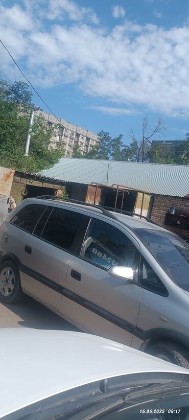 Opel: Opel Zafira: 2002 г., 1.8 л, Механика, Бензин, Универсал — 2