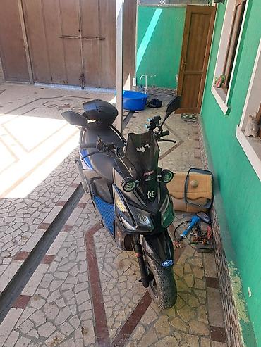 Скутеры: Макси-скутер Suzuki, 150 куб. см, Бензин, Б/у — 4