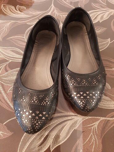zlatna haljina koje cipele: Ballet shoes, 37