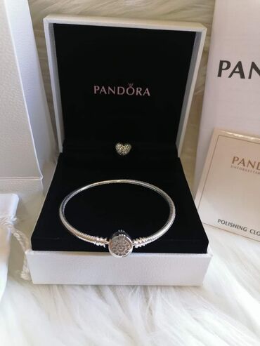 Narukvice: Pandora narukvica u originalnom pakovanju + gratis 1 privezak — 26