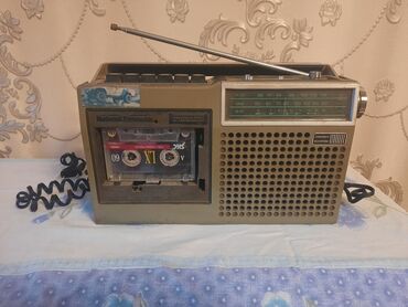 Dinamiklər və musiqi mərkəzləri: National Panasonic ili:1989 radio işləyir kaset işləkdir