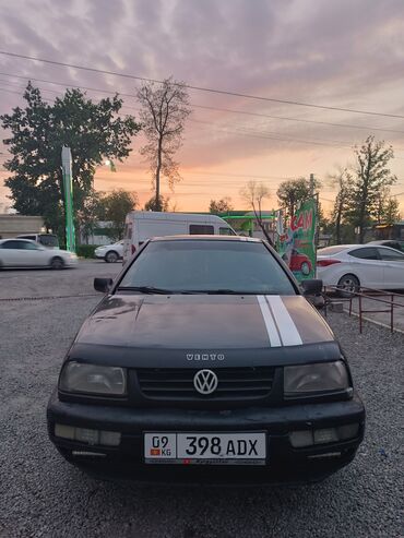 голы вента: Volkswagen Vento: 1993 г., 1.6 л, Механика, Бензин, Седан