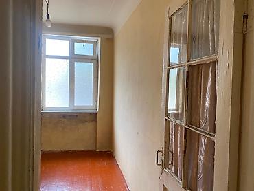 kiraye evler 2023 ecemi: 9cu məhəllede 3 mərtəbəli stalika binanın 1ci mərtəbəsində (belyetaj) — 3