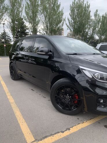 меняю на недвижимость: Kia Carnival: 2018 г., 2.2 л, Автомат, Дизель, Вэн/Минивэн