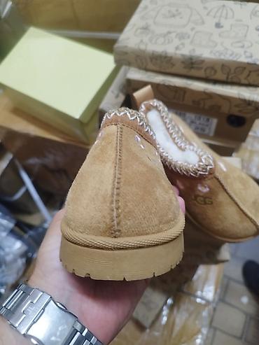 Ugg čizme: 2800 din 21-24. L — 8