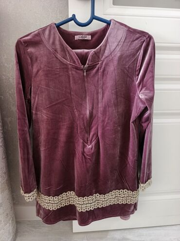 дорогие пуховики женские: Бархатная туника насыщенного ягодно‑сливового оттенка. - Материал