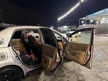 masin zapi: Nissan Tiida sedan – fərqli dizaynlı şəhər avtomobili 1,6 mator — 6