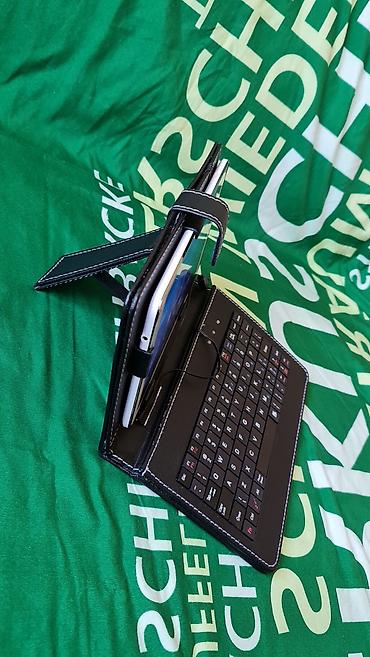 iphone tablet: Samsung Galaxy Tab 4 7.0 (SM-T230) + futrola sa žičanom tastaturom - — 4