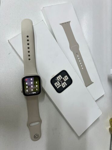 Наручные часы: Состояние очень хорошая Apple Watch SE GPS, 41мм, Сияющая звезда