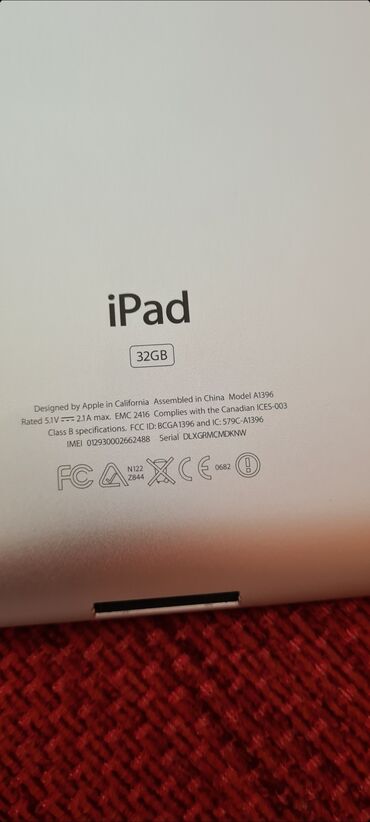 Tableti: ★ Na prodaju sivo beli Apple iPad 2 Model : A1396 Memorija: 32GB — 9