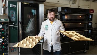 работа пастухом: Требуются работники, мужчины и женщины, на выпечку в пекарню,Дом