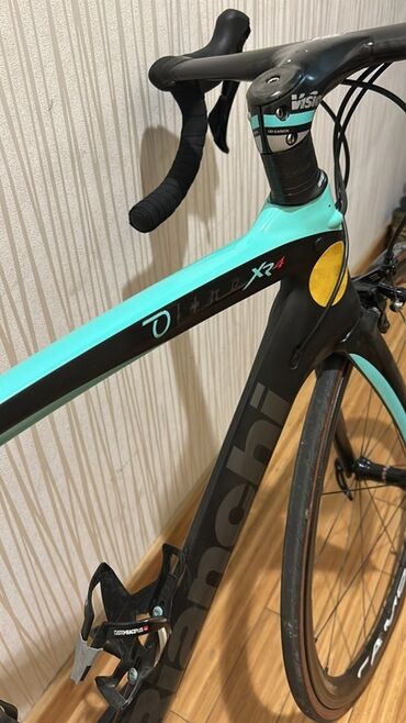 İdman velosipedləri: Bianchi yol velosipedi – karbon aero şassi ilə Xüsusiyyətlər: - — 10