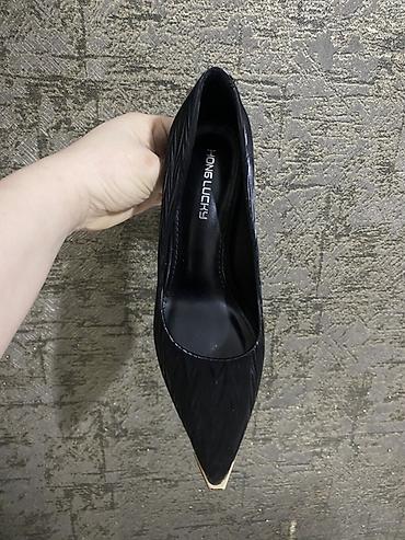 Qadın geyimləri: Qadınlar üçün dəst: klassik stilettolar və dəbli clutch çanta - Rəng — 5