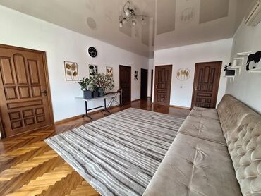 продается орошаемая земля в жайылско районе алтыр будёновка 5 40 гектар цена договорная с довой проблем нету оформление сразу: 350 кв. м, 10 бөлмө
