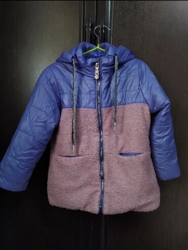 детский тонкий комбинезон: Продам детскую куртку на девочку, фиолетовую на 4-5 лет в отличном