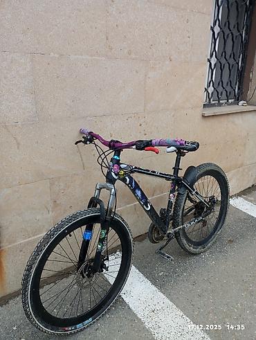 Dağ velosipedləri: Dağ/şəhər üçün universal velosiped Xüsusiyyətlər: - Alüminium — 1