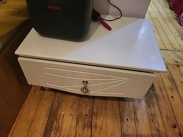 Komodlar: Ağ rəngdə divara bərkidilən asma şkaf/komod. - Material: MDF/taxta — 1