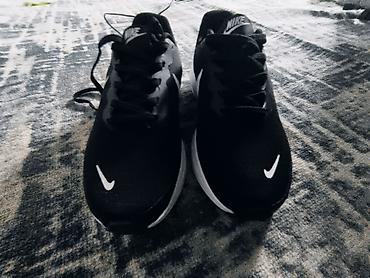 tiempo x: Кроссовки Nike, черные с белым логотипом и подошвой. - Назначение — 2