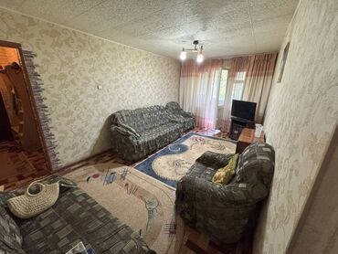 3х комнатная квартира в джале: 3 комнаты, 58 м², 104 серия, 2 этаж