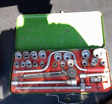 ratchet: Metrik başlıqlar dəsti – qutu ilə - Yaşıl metal qutuda tam komplekt — 1