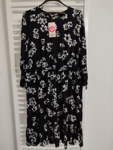 crna šljokičasta haljina: XL (EU 42), 2XL (EU 44), bоја - Crna