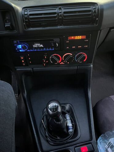 BMW: BMW 520: 1995 г., 2 л, Механика, Бензин, Универсал at lalafo.kg — 1 BMW: BMW 520: 1995 г., 2 л, Механика, Бензин, Универсал — 1