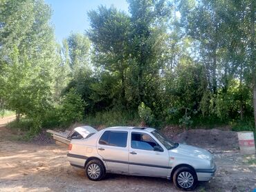 Volkswagen Vento: 1993 г., 1.8 л, Механика, Бензин, Седан