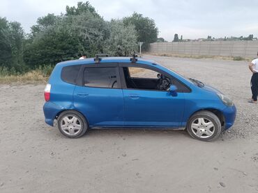 зикр авто: Honda Fit: 2003 г., 1.5 л, Автомат, Бензин, Седан