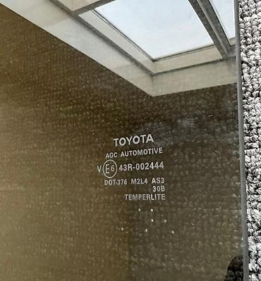Транспорт: Стекло Заднее левое Toyota, 2018 г., Б/у, Оригинал — 3