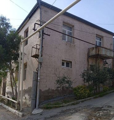 готовые дома на продажу: Elanı diqqətlə oxuyun, şöküntü ilə baglı 2 mərtəbəli həyət evinin