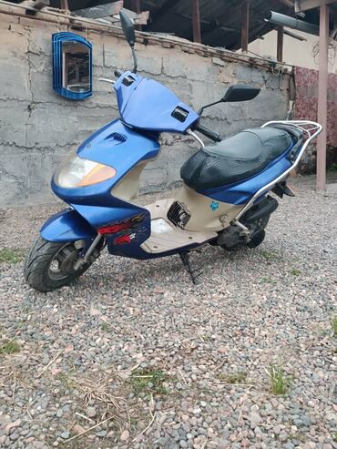 продажа мотоциклов в бишкек: Продаю скутер 150 кубов состоянии как на фото