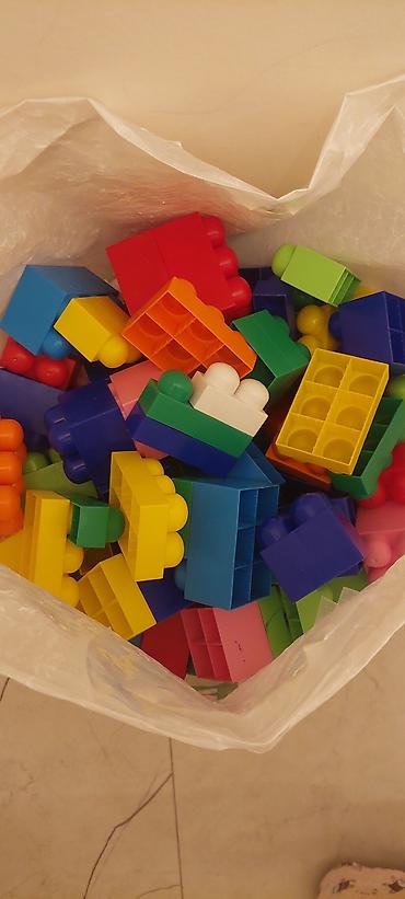 böyük konstruktorlar: Крупные лего, очень много штук, разные цвета. Böyük lego — 1