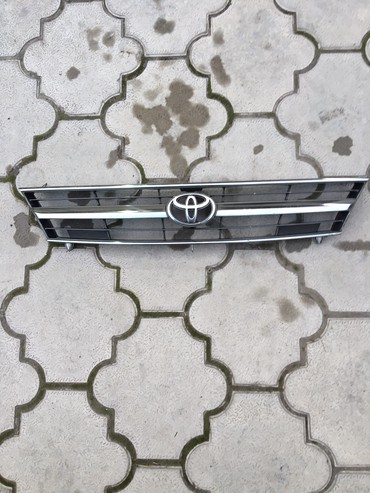 Решетки, облицовки: Toyota Б/у, Оригинал