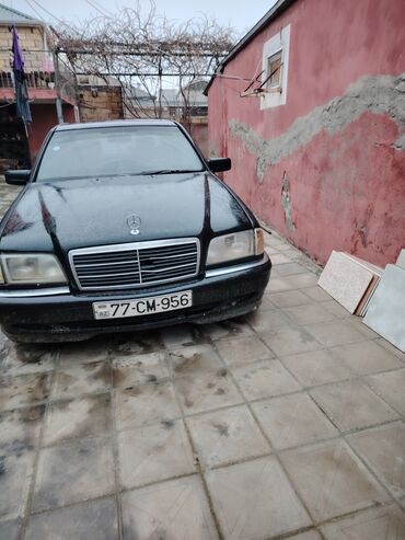 yeni il agaci satilir: Mercedes-Benz 220: 2.2 l | 1993 il Sedan