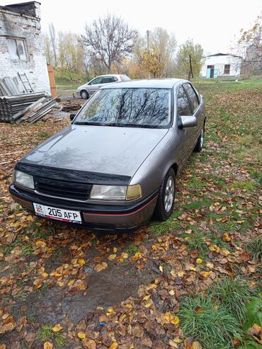 каронда машина: Opel Vectra: 1990 г., 2 л, Механика, Бензин, Хетчбек