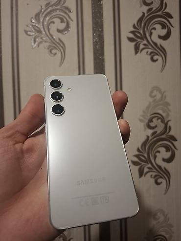 en ucuz 128 gb telefon: Samsung Galaxy S24, 128 GB, rəng - Ağ, İki sim kartlı — 1