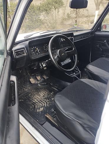 VAZ (LADA): VAZ (LADA) 2107: 1.6 l | 2004 il Sedan — 4