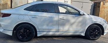 BYD: BYD E3: 2020 г., Вариатор, Электромобиль, Седан — 3