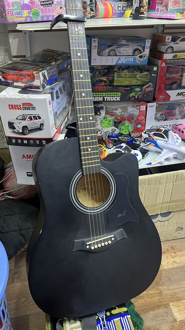 гитара магазин: Продаю свою гитару. гитара 41 размера. я играю на ней уже почти год. в