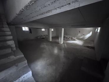 Үйлөрдү ижарага берүү: 1680 м², 6 бөлмө жана андан көп, КМУ, Жаныбарлар менен болот — 10