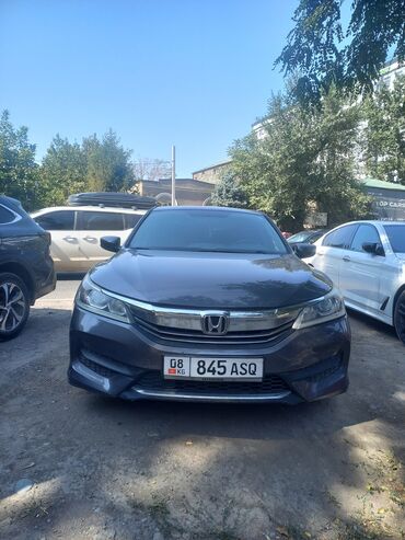 тайота пасса: Honda Accord, седан, тёмно‑серый цвет (металлик). Кузов и дизайн: -