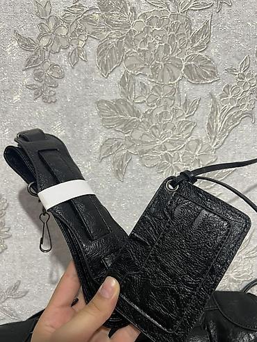 кожаное: Сумка-тоут в стиле Balenciaga City, черная, из фактурного материала — 3
