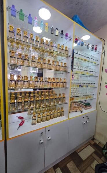 Setka vitrinləri: Qablar 3 manat biri polkada 500 eded var — 10